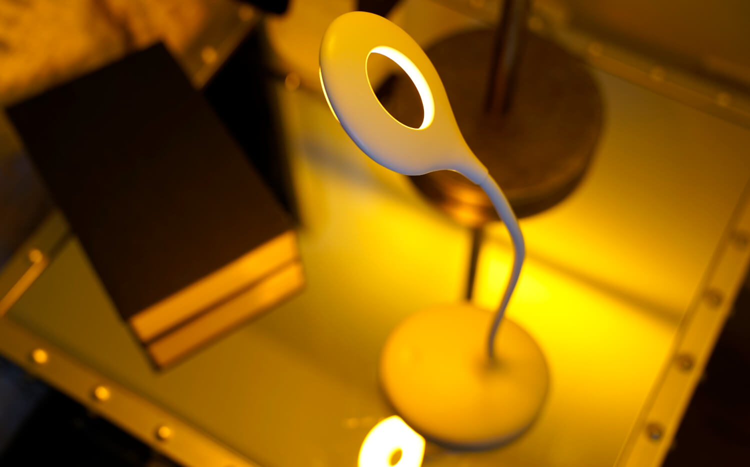 Is yellow LED light good for reading?