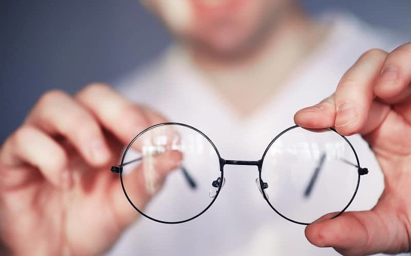 Exploring the Best Solutions for Eyeglass Scratch Removal